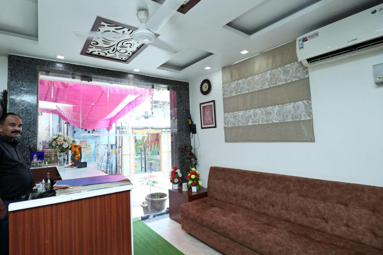 Hotel Toto International Dx New Delhi Buitenkant foto