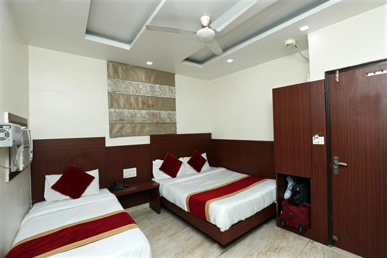 Hotel Toto International Dx New Delhi Buitenkant foto