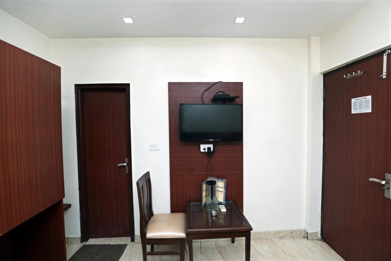 Hotel Toto International Dx New Delhi Buitenkant foto