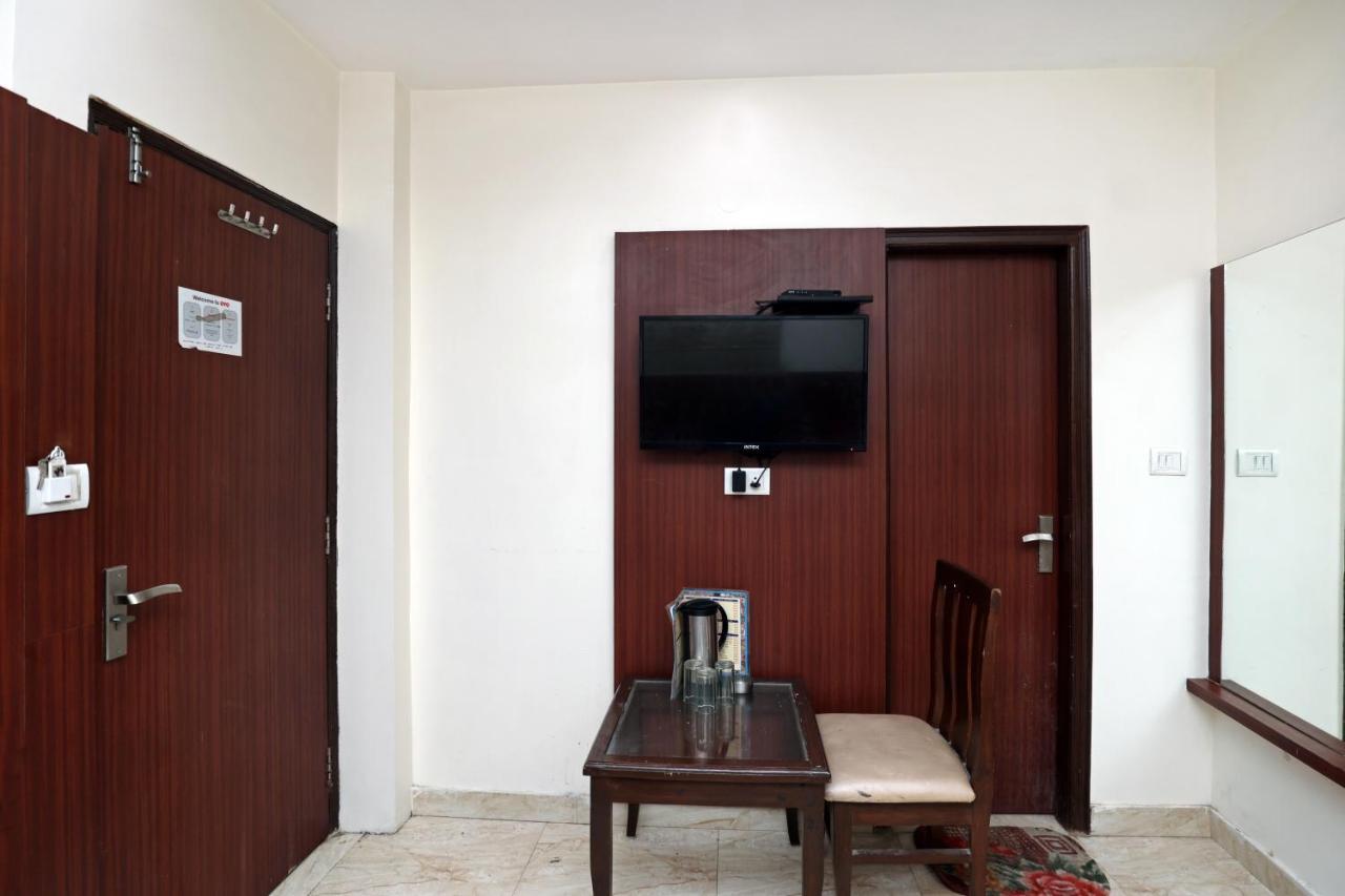 Hotel Toto International Dx New Delhi Buitenkant foto