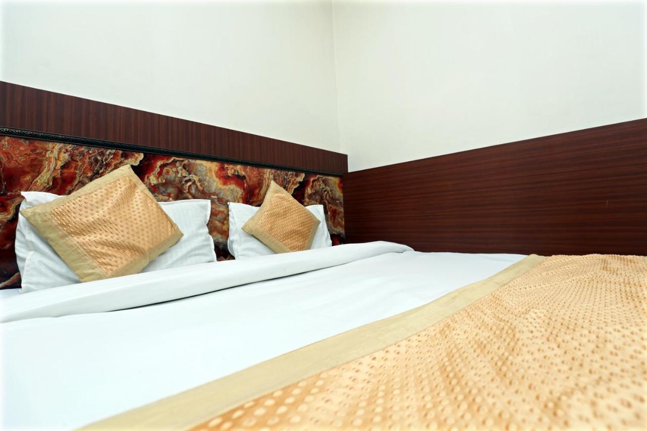 Hotel Toto International Dx New Delhi Buitenkant foto