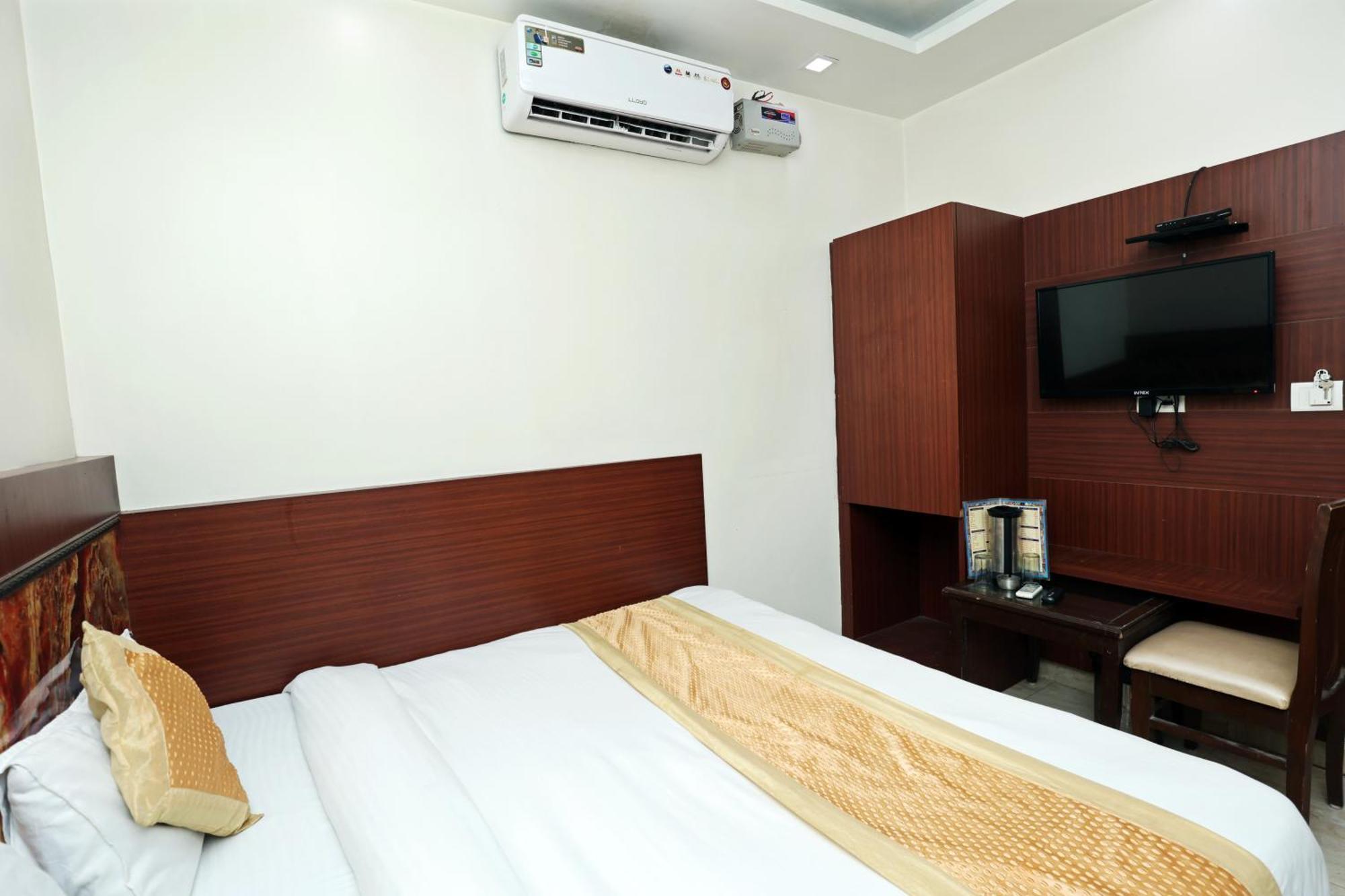 Hotel Toto International Dx New Delhi Buitenkant foto