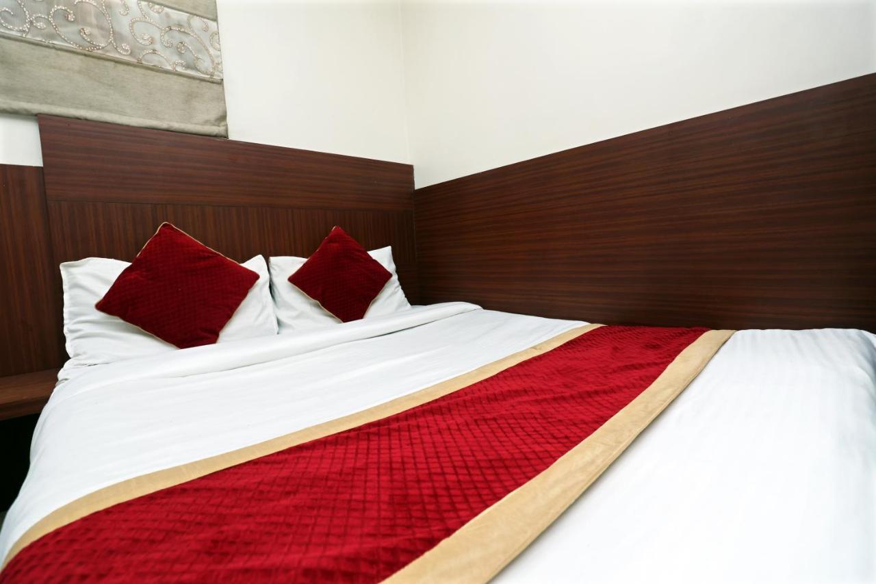 Hotel Toto International Dx New Delhi Buitenkant foto