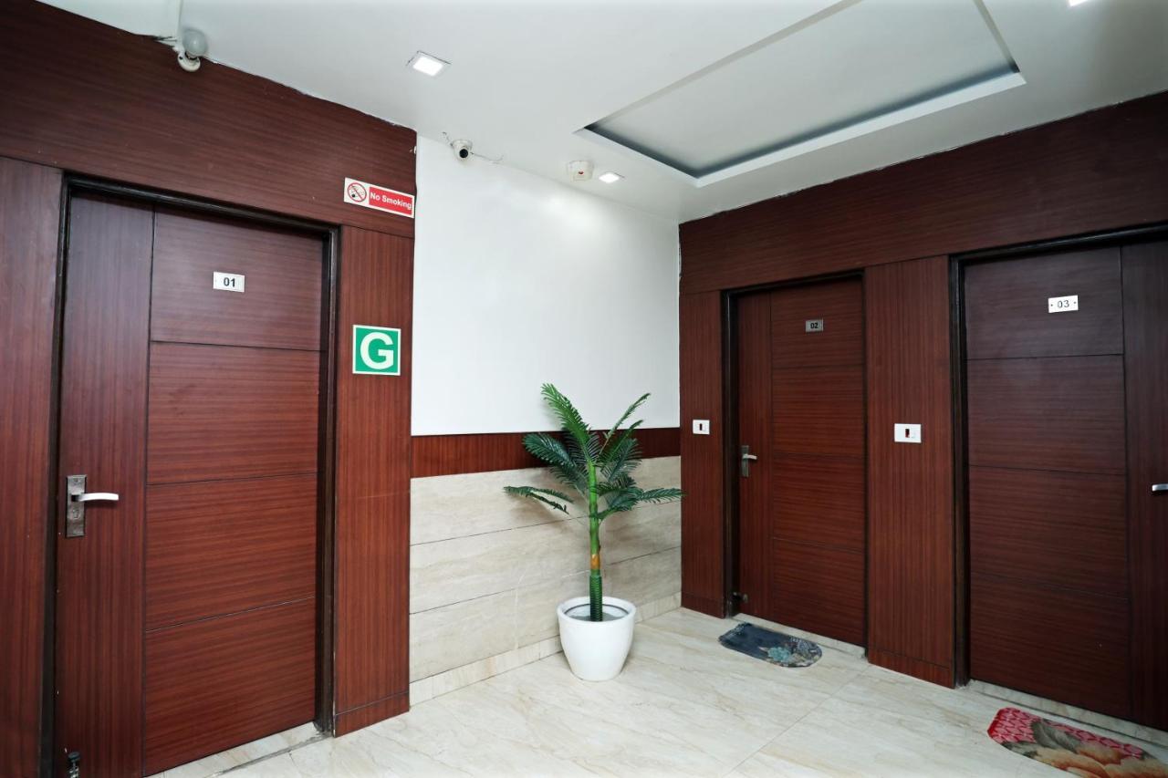Hotel Toto International Dx New Delhi Buitenkant foto